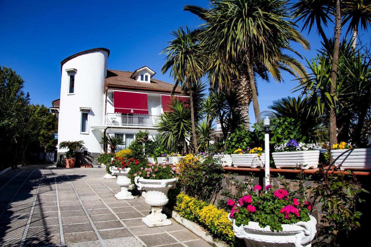 פוזולי Hotel Ibisco Suites & Relax מראה חיצוני תמונה