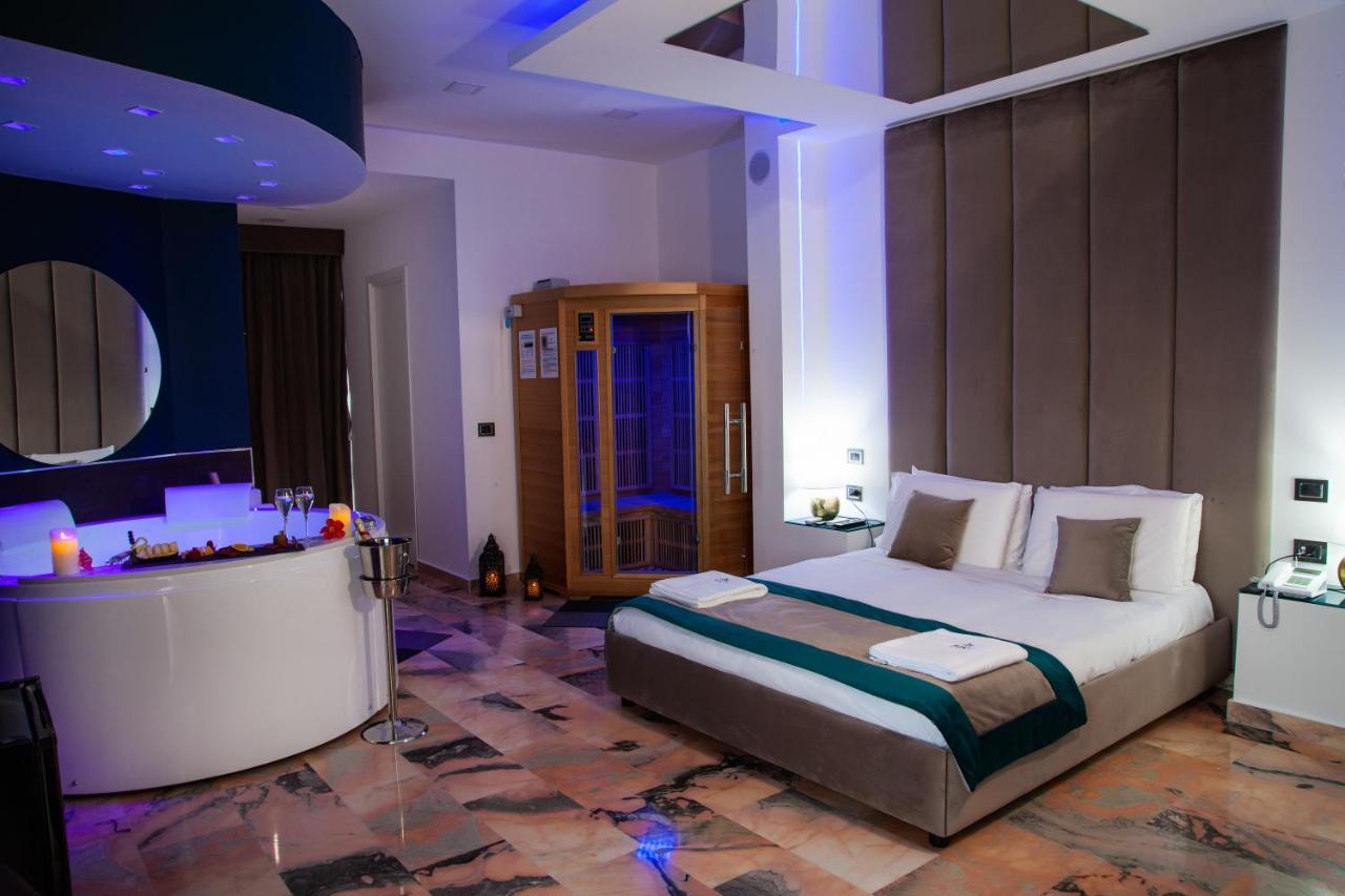 פוזולי Hotel Ibisco Suites & Relax מראה חיצוני תמונה