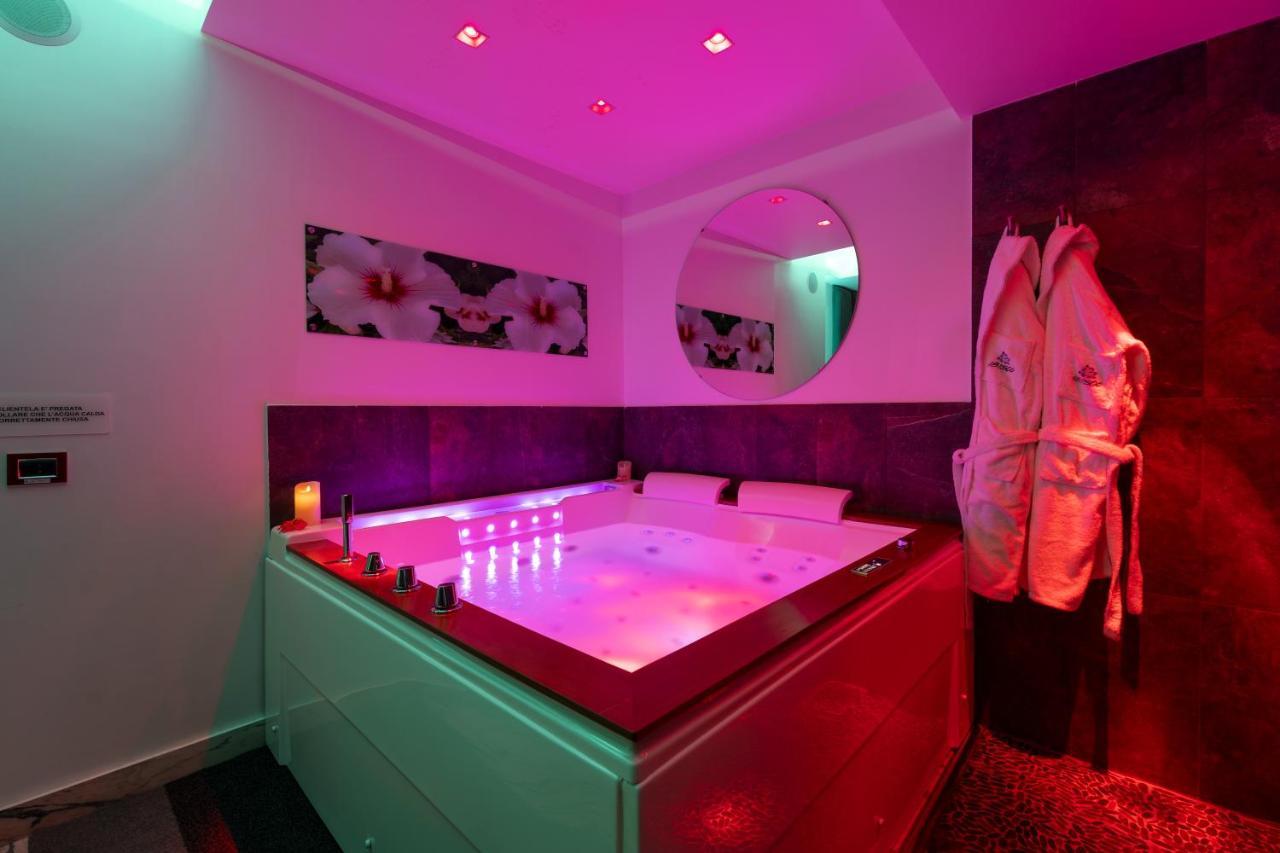 פוזולי Hotel Ibisco Suites & Relax מראה חיצוני תמונה
